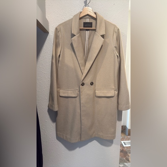 Women’s Classic Tan Coat - Picture 1 of 2